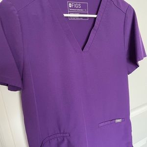 Small Figs two pocket scrub top